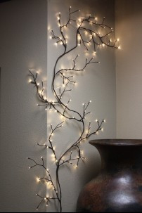 Lighted WIllow Vine